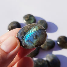 Load image into Gallery viewer, LABRADORITE amulet
