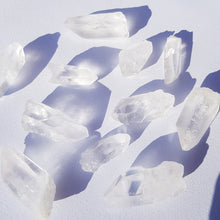 Cargar imagen en el visor de la galería, CLEAR QUARTZ points
