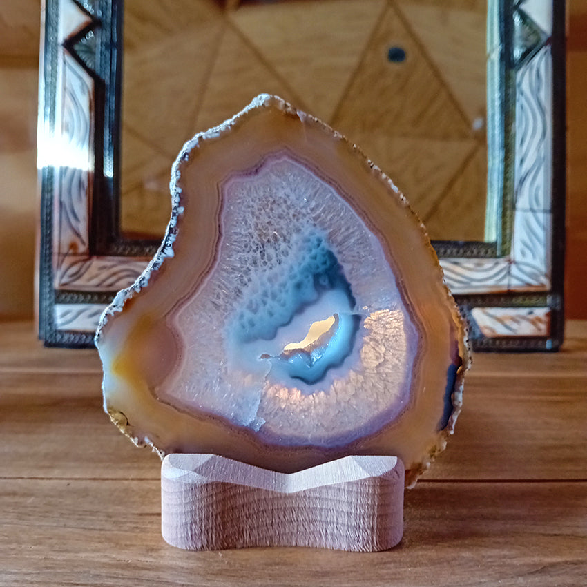 AGATE crystal light