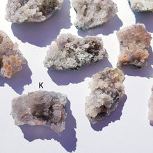 Cargar imagen en el visor de la galería, CHALCEDONY clusters
