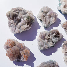 Cargar imagen en el visor de la galería, CHALCEDONY clusters
