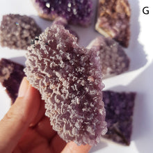 Cargar imagen en el visor de la galería, Alaçam amethyst clusters
