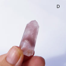 Cargar imagen en el visor de la galería, Pink lithium quartz towers ~ special find
