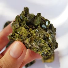 Cargar imagen en el visor de la galería, FOREST FAIRY EPIDOTE
