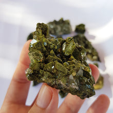 Cargar imagen en el visor de la galería, FOREST FAIRY EPIDOTE
