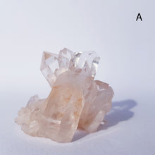 Cargar imagen en el visor de la galería, Pink himalayan &quot;samadhi&quot; quartz ~ rare
