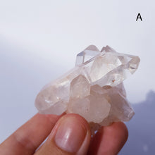 Cargar imagen en el visor de la galería, Pink himalayan &quot;samadhi&quot; quartz ~ rare
